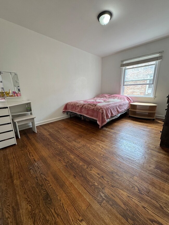 6531 N Hoyne Ave unit 2S, Chicago, IL 60645 - photo 7