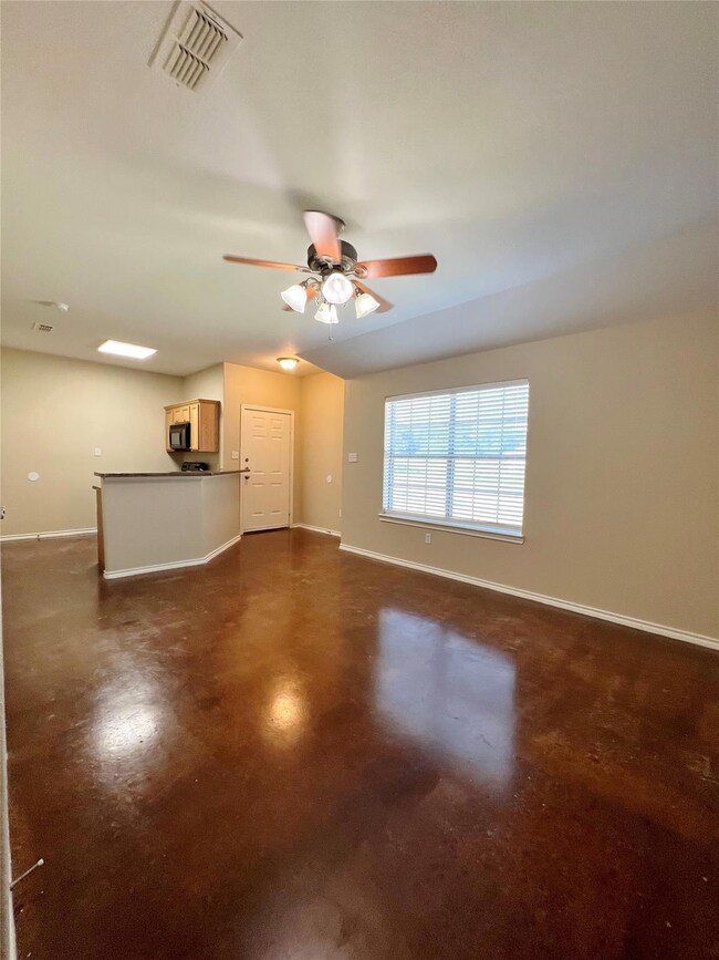 120 Sunburst Ct, Weatherford, TX 76087 - photo 5