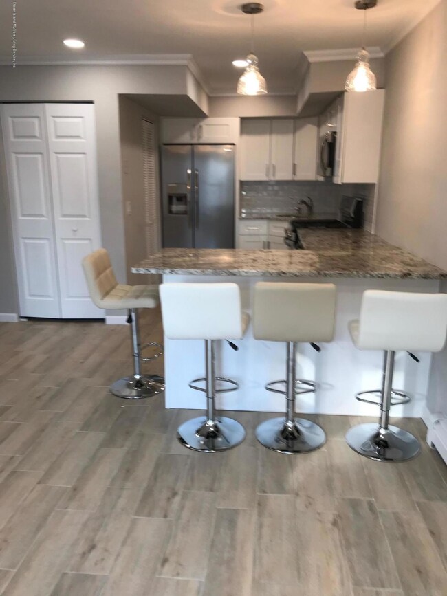 53 Gardenia Ln unit 5, Staten Island, NY 10314 - photo 4