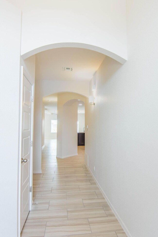 913 Muffleson St, El Paso, TX 79928 - photo 2