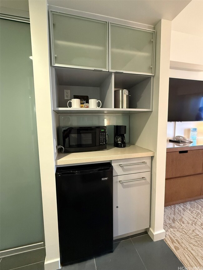 410 Atkinson Dr unit 2014, Honolulu, HI 96814 - photo 5