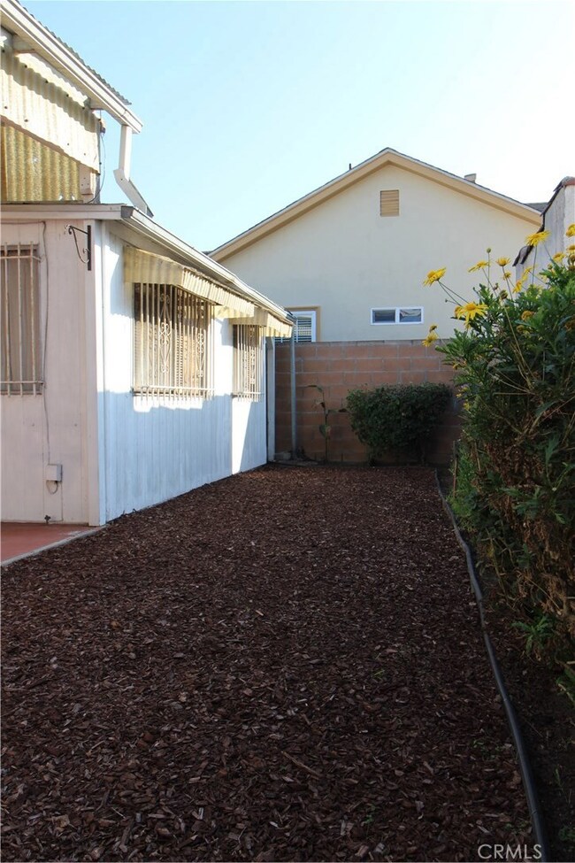 104 E Hardy St, Inglewood, CA 90301 - photo 5