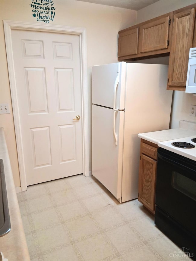 5320 Meadow Walk Ln, Cincinnati, OH 45247 - photo 4