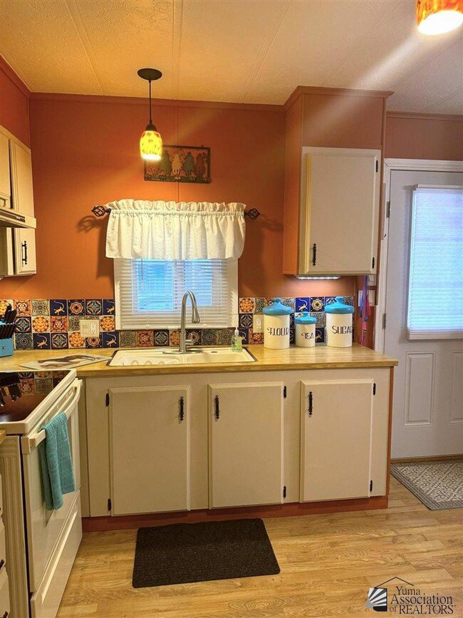 13285 E 41 Dr, Yuma, AZ 85367 - photo 4