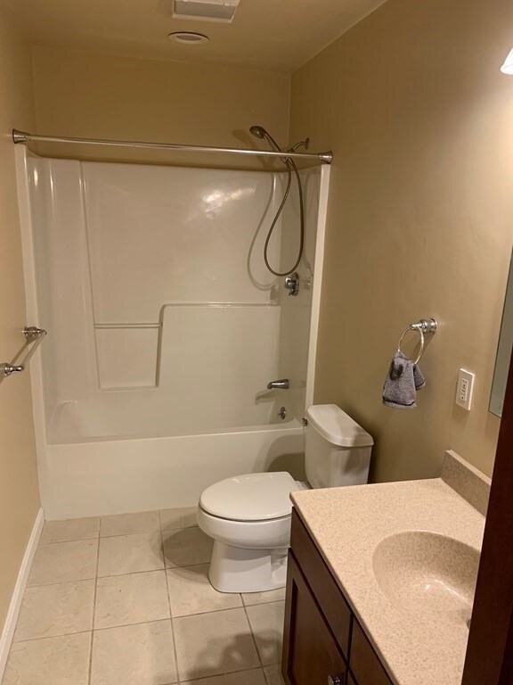 215 Longmeadow Rd unit 402, Taunton, MA 02780 - photo 7