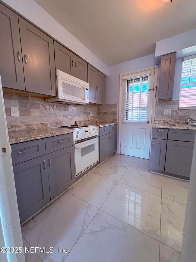 1540 El Prado Rd unit 4, Jacksonville, FL 32216 - photo 3