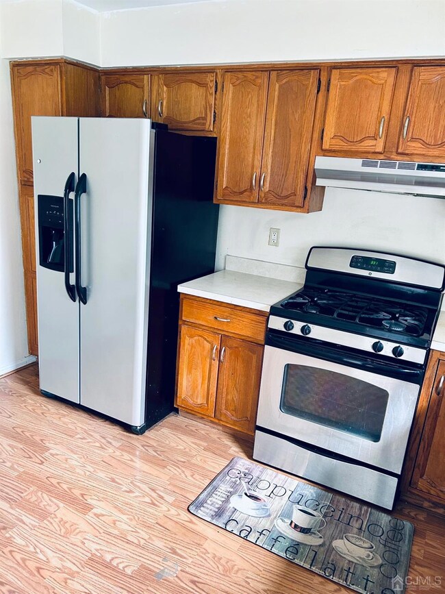 2303 Deerfield Dr unit 3, Edison, NJ 08820 - photo 6