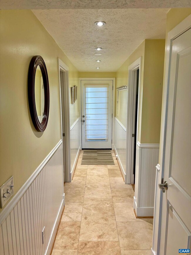 411 Three Ridges Condos, Roseland, VA 22967 - photo 3