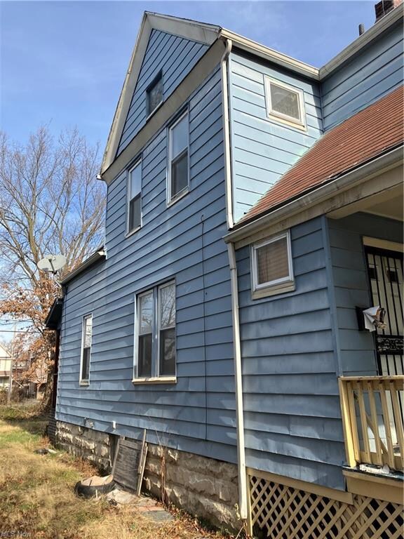 View of home's exterior