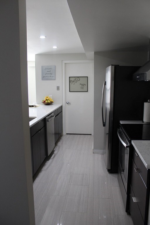 The Glen unit 106, Swampscott, MA 01907 - photo 2