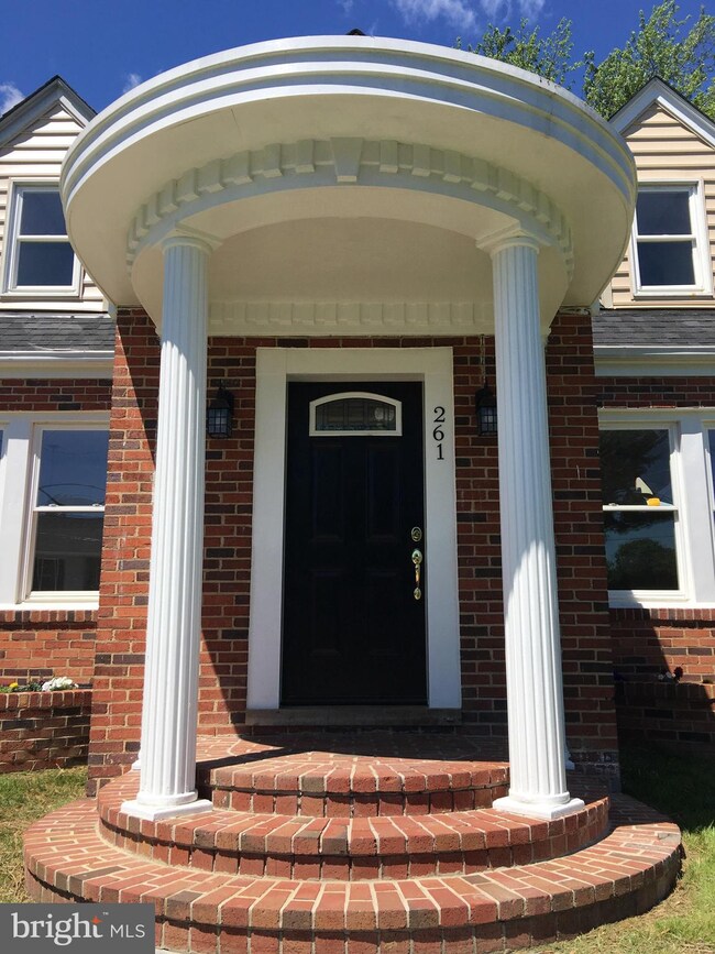 261 Stonewall St, Strasburg, VA 22657 - photo 2