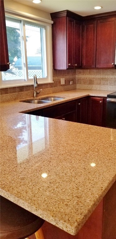 41 Coolspring Dr, Cranston, RI 02920 - photo 2