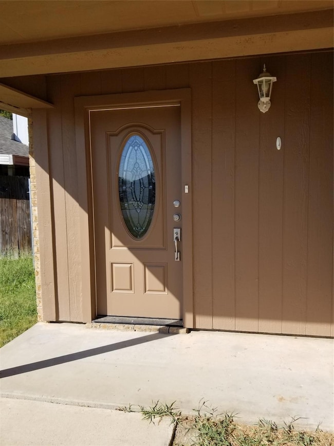 7505 April Ln, North Richland Hills, TX 76182 - photo 3