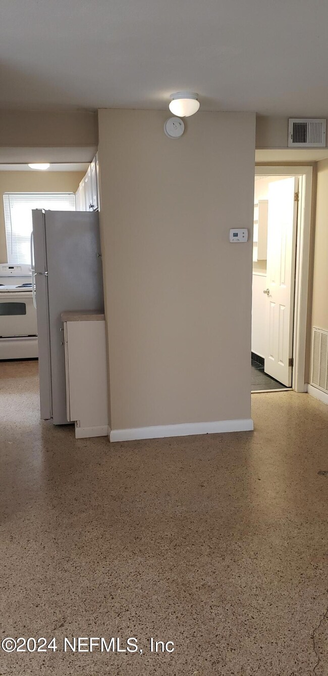 526 Talbot Ave, Jacksonville, FL 32205 - photo 4