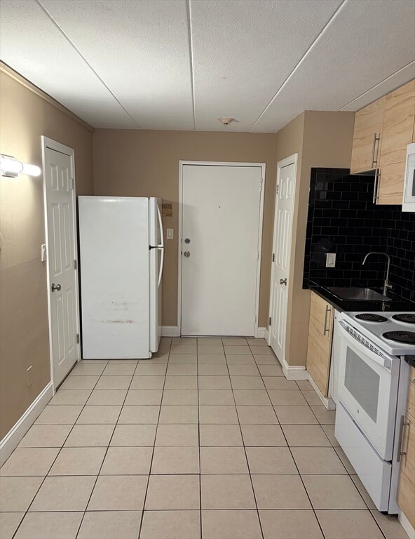 Brookside Condominiums unit 65, Framingham, MA 01702 - photo 4