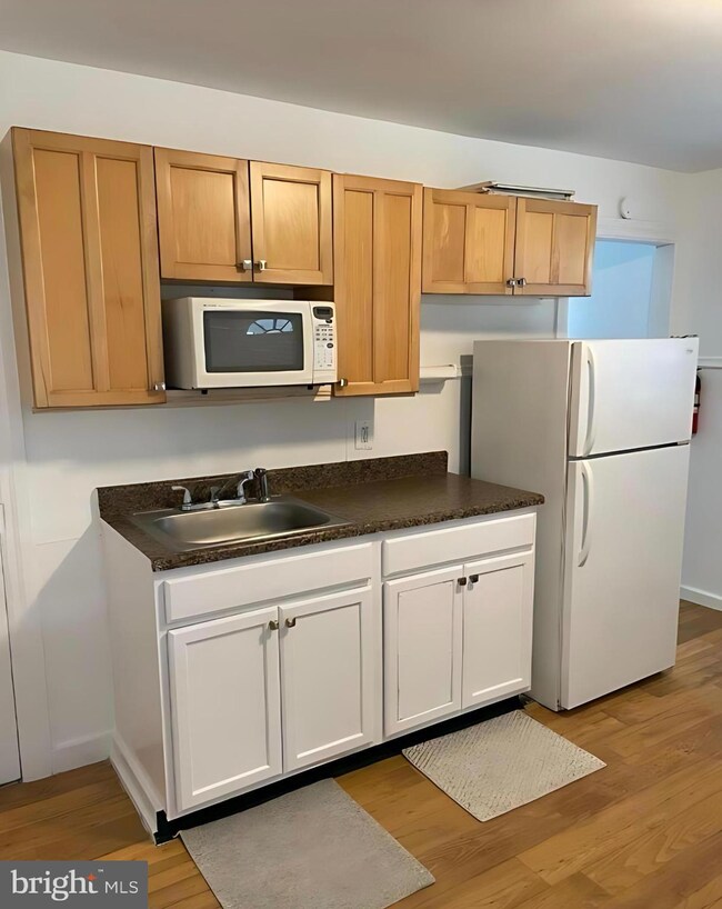 1105 N Chestnut St, Paulsboro, NJ 08066 - photo 5