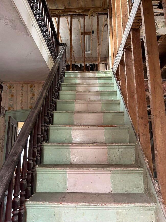 26 Mechanic St, Winchester, NH 03470 - photo 6