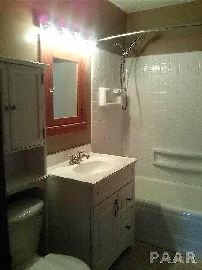 1338 W Pleasant St, Davenport, IA 52804 - photo 7