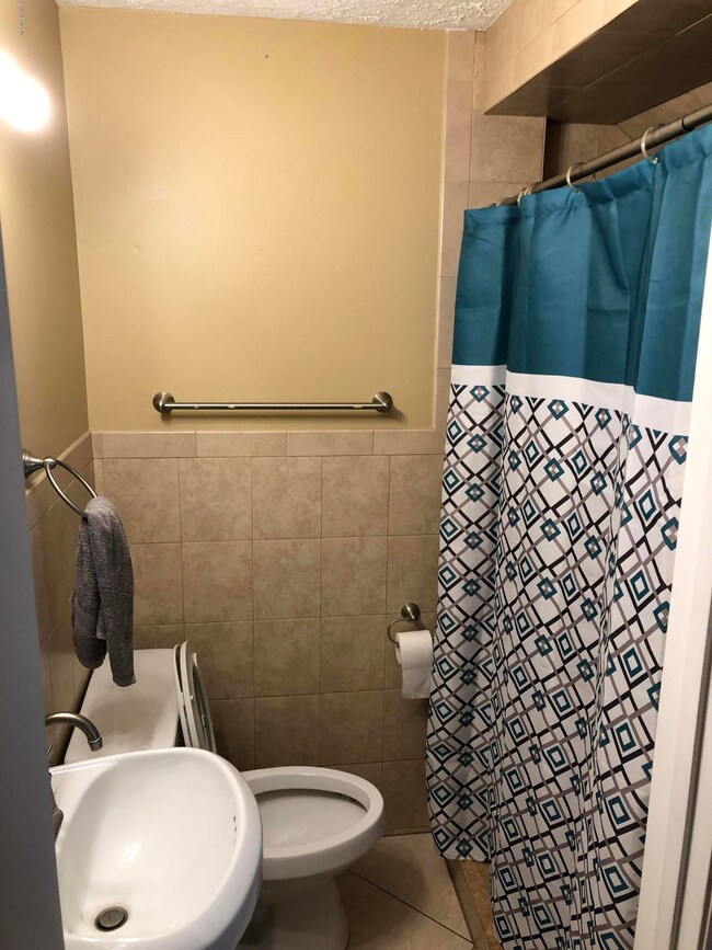 1604 Cherry St unit 5, Jacksonville, FL 32205 - photo 6
