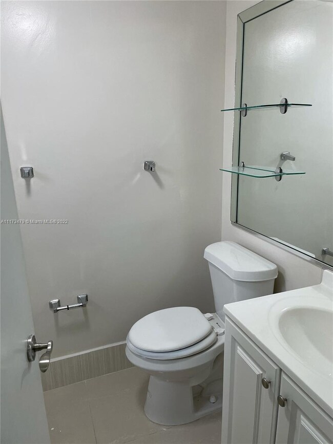5440 W 21st Ct unit 201, Hialeah, FL 33016 - photo 4