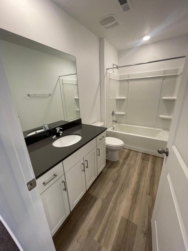 EB157885-DE39-443B-8B7C-2625D78DD124