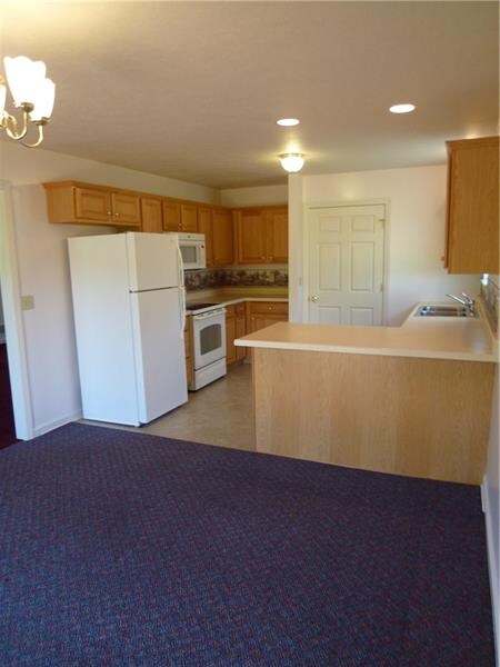 Our DR/Dinette area is a blank canvas for your dco