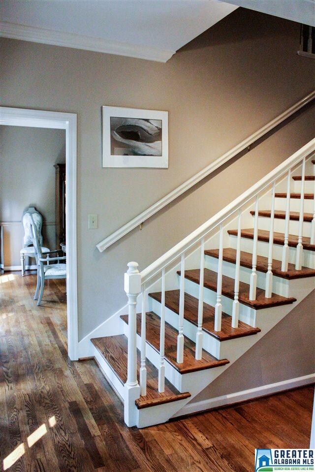 leading to upper level