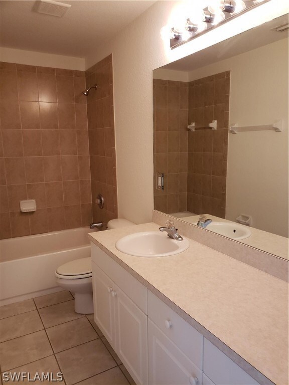 530 Raintree St E, Lehigh Acres, FL 33974 - photo 4