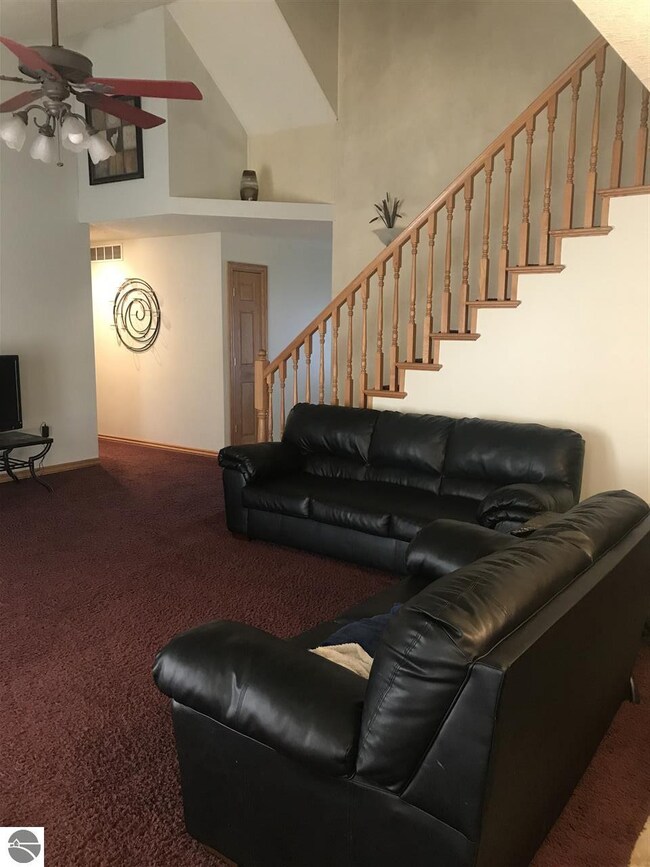 302 Red Maple Ln, Shepherd, MI 48883 - photo 4