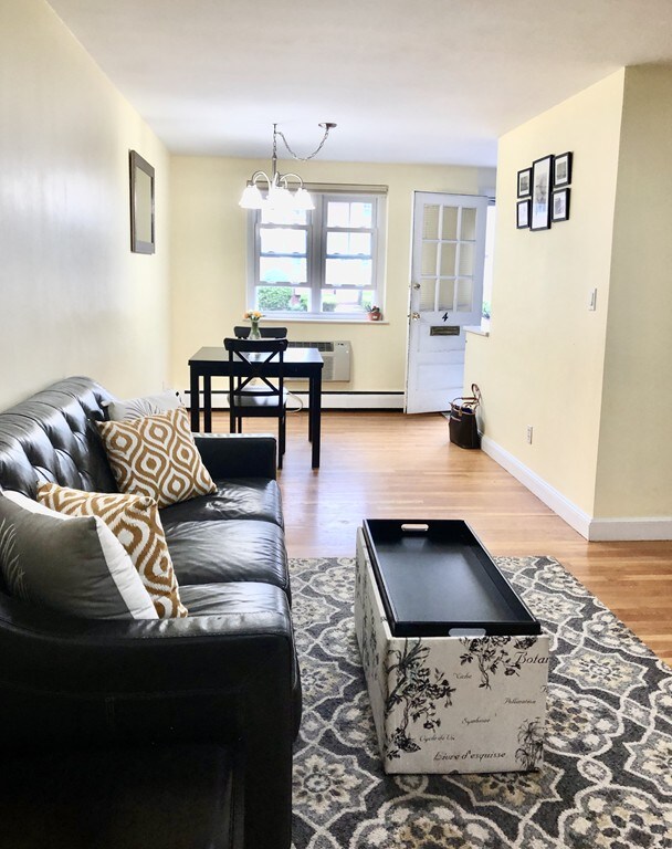 4 Emerson Gardens Rd unit 4, Lexington, MA 02420 - photo 3