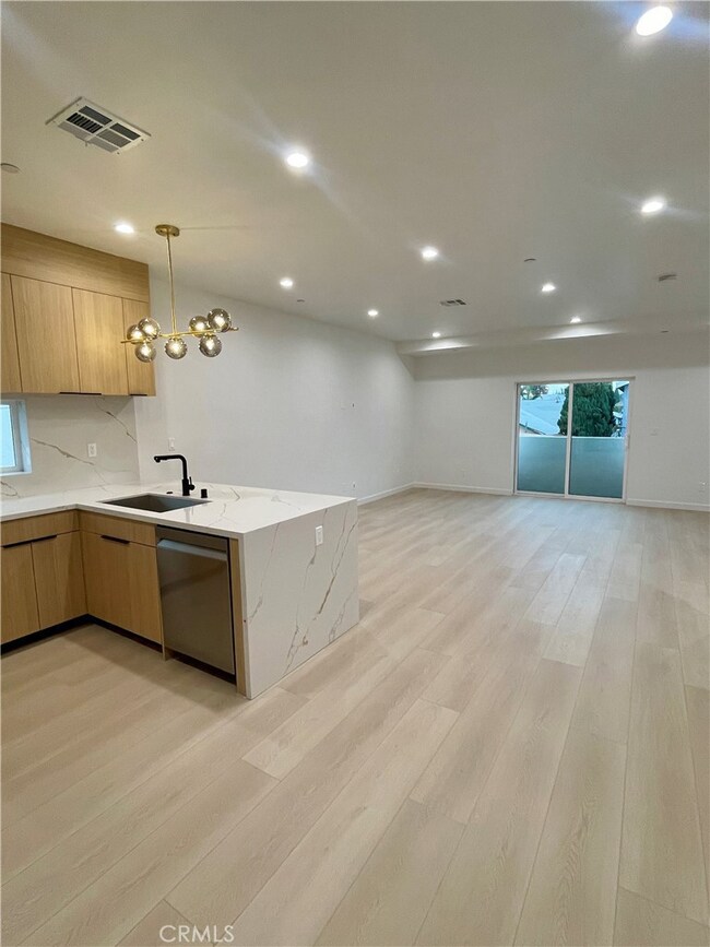 613 W 41st Place unit 1/2, Los Angeles, CA 90037 - photo 5