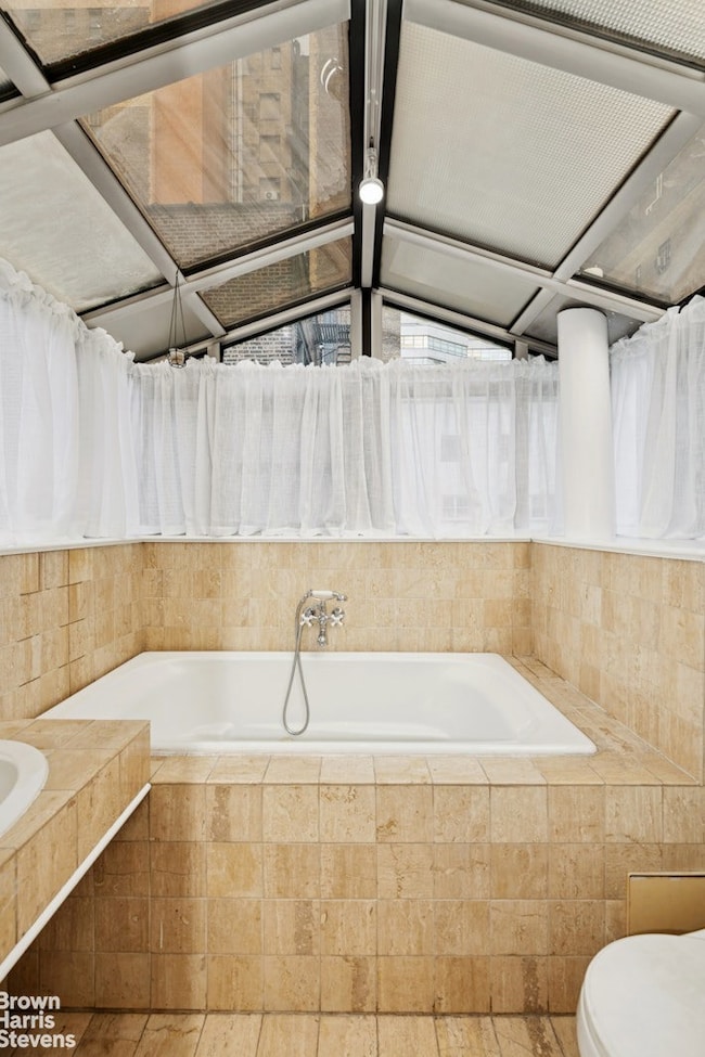 131 E 39th St unit 4, New York, NY 10016 - photo 7