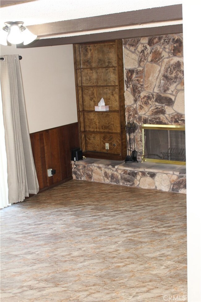 13800 Woodbine Dr, Victorville, CA 92395 - photo 5