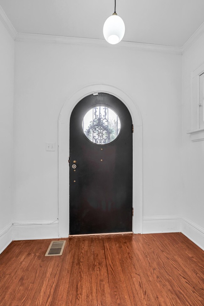 2510 E 4th St, Chattanooga, TN 37404 - photo 4