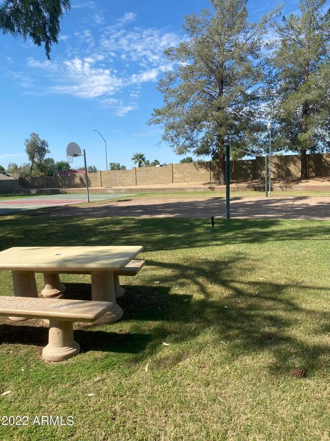 2838 East Isabella Ave_Community Area