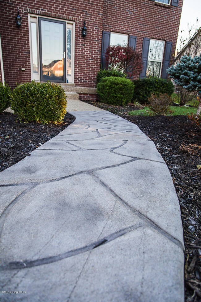 10502 Gentlewind Ct, Louisville, KY 40291 - photo 5