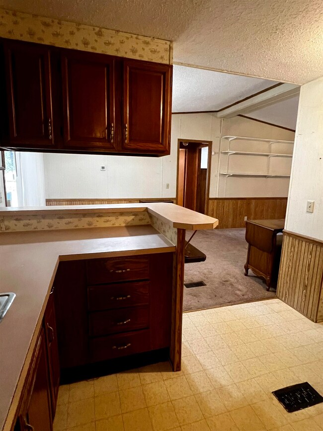 118 Crystal Ln, Crawfordville, FL 32327 - photo 6