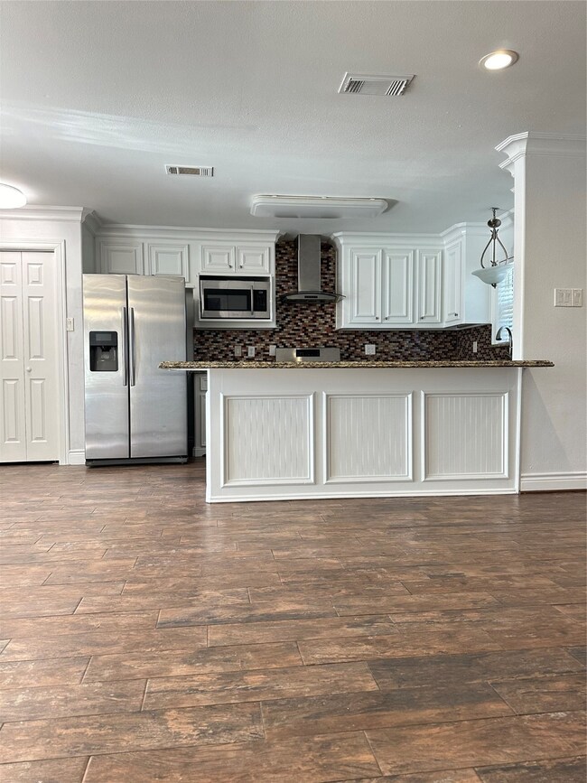 8246 Lanham Ln unit A, Houston, TX 77075 - photo 7