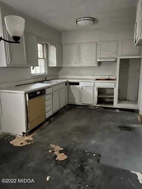 Lindsey kitchen