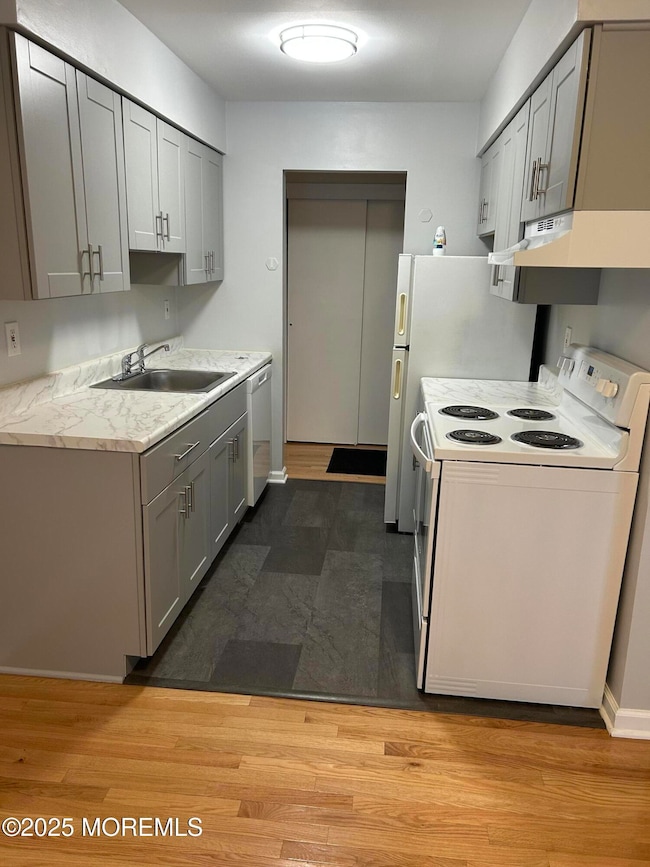 59 Stonehurst Blvd unit C, Freehold, NJ 07728 - photo 5