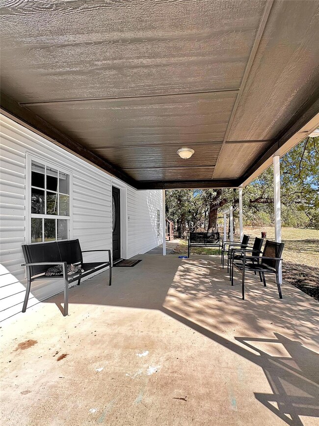 1405 Jay Bird Rd, Springtown, TX 76082 - photo 4