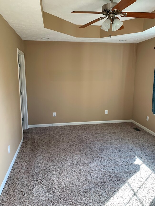 403 S Hillcrest Dr, Shelbyville, TN 37160 - photo 5