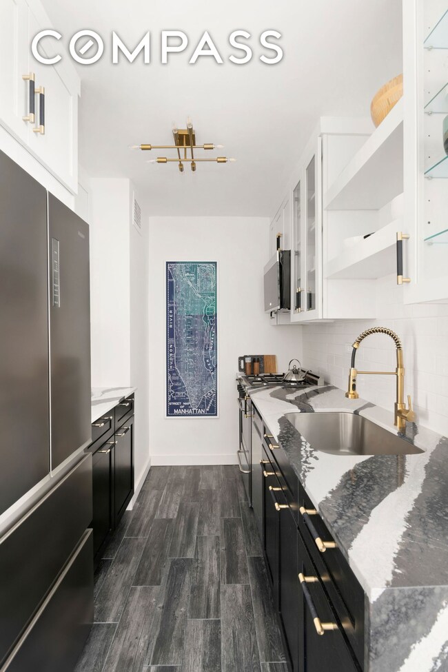 Lincoln Towers unit 11P, New York, NY 10023 - photo 4