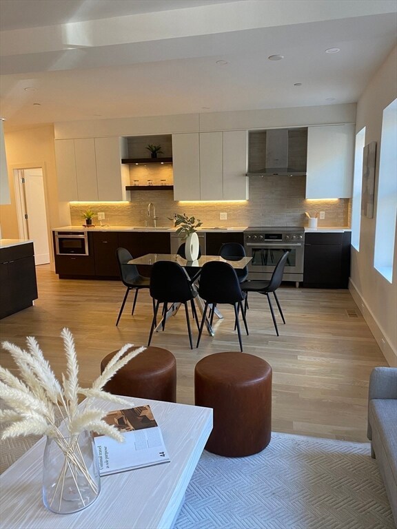 65 Pleasant St unit 1, Brookline, MA 02446 - photo 3