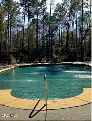 Oaks pool