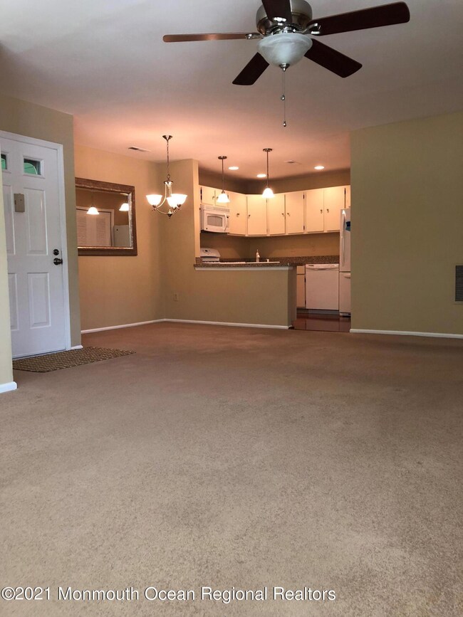 55 Snowburry Ct unit 292, Red Bank, NJ 07701 - photo 4