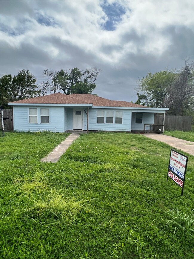 1002 Sally Anne Dr, Rosenberg, TX 77471 - photo 3