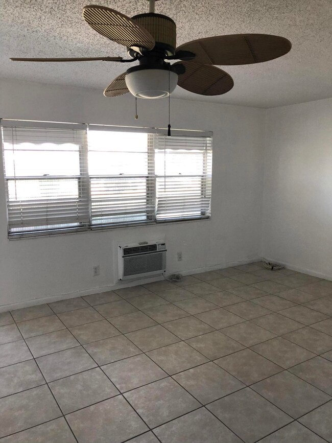 170 Norwich H, West Palm Beach, FL 33417 - photo 4