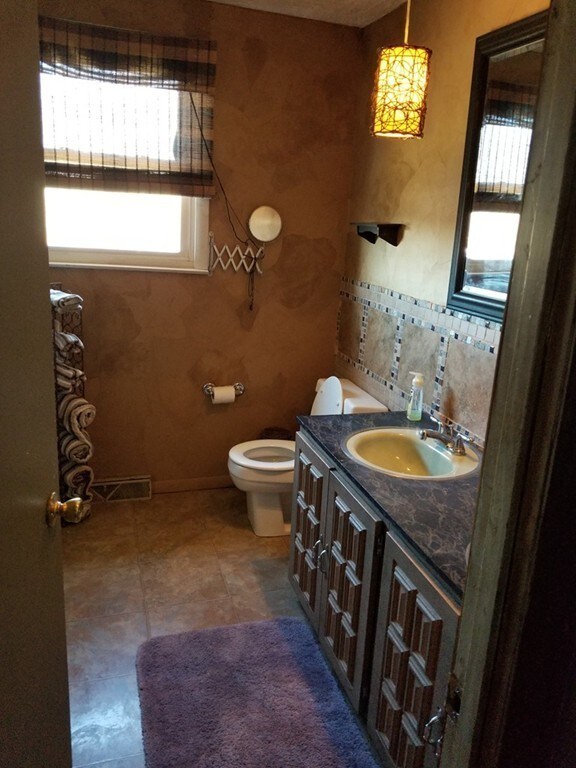 907 Sanford Rd, Westport, MA 02790 - photo 6