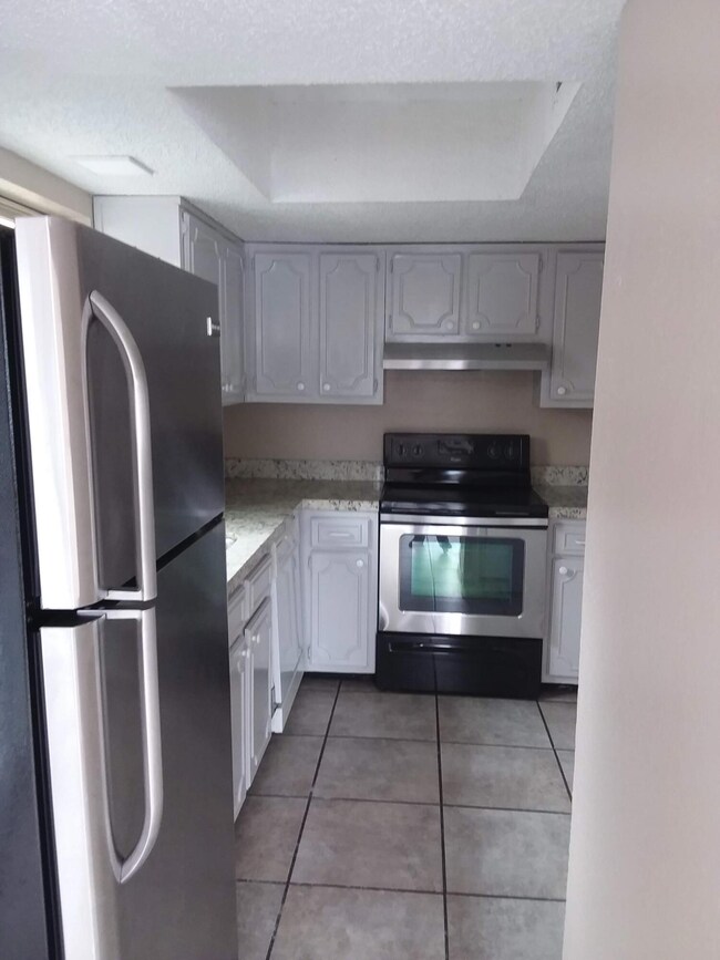 10512 Ashwood Dr unit A, El Paso, TX 79935 - photo 6